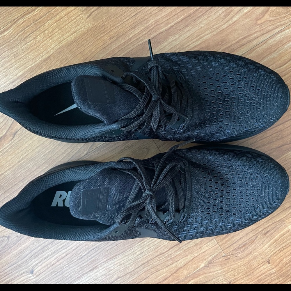 NIKE PEGASUS 35